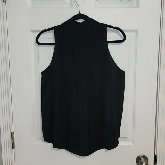 Banana Republic sleeveless blouse - Picture 6 of 8